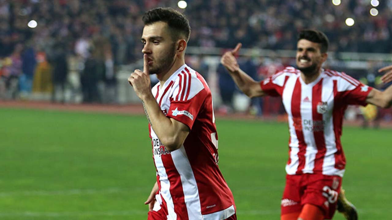 Emre Kılınç kimdir? Kaç yaşında? Emre Kılınç Galatasaray | Fenerbahçe