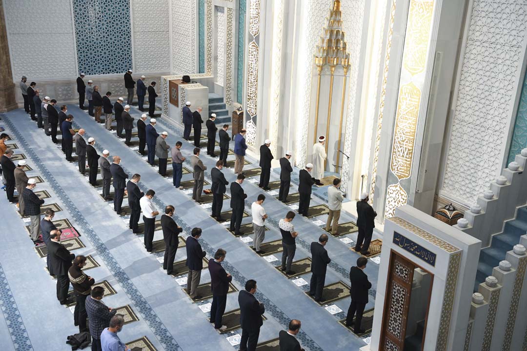 Diyanet İşleri Başkanı Ali Erbaş, Ankara'da sabah namazı kıldırdı!