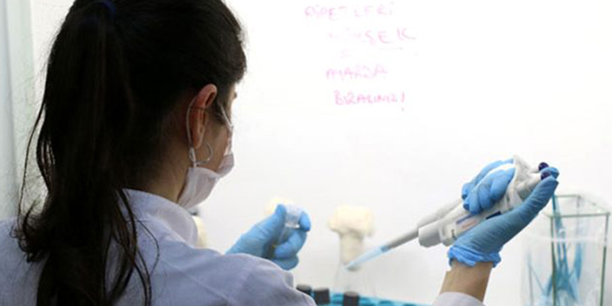 Koronavirüslü hastaya dünyada ilk defa Türk ışını tedavisi uygulandı