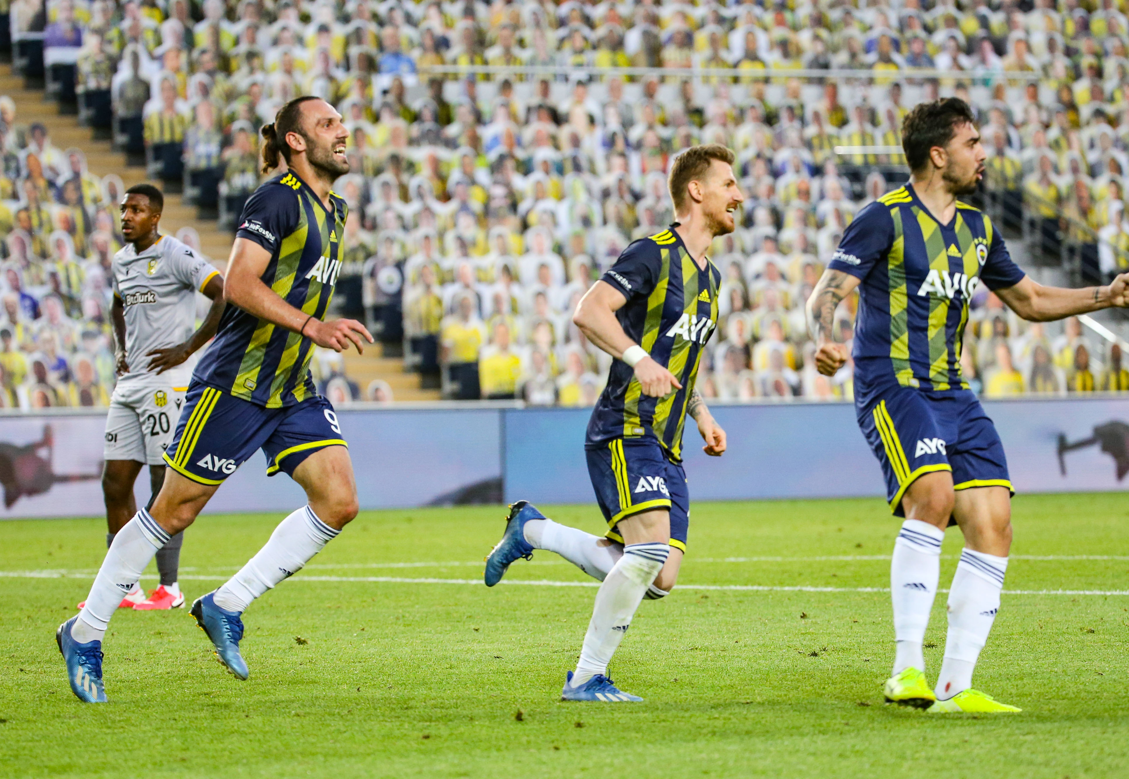 Fenerbahçe uzatmalarda şansı yakaladı!