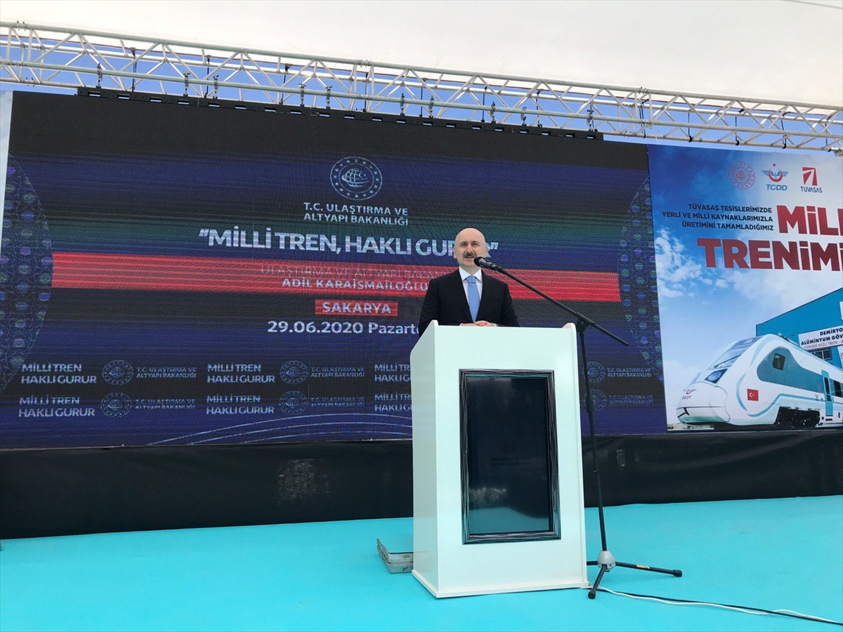 Tarihi an gerçekleşti! Milli Tren raylara indirildi