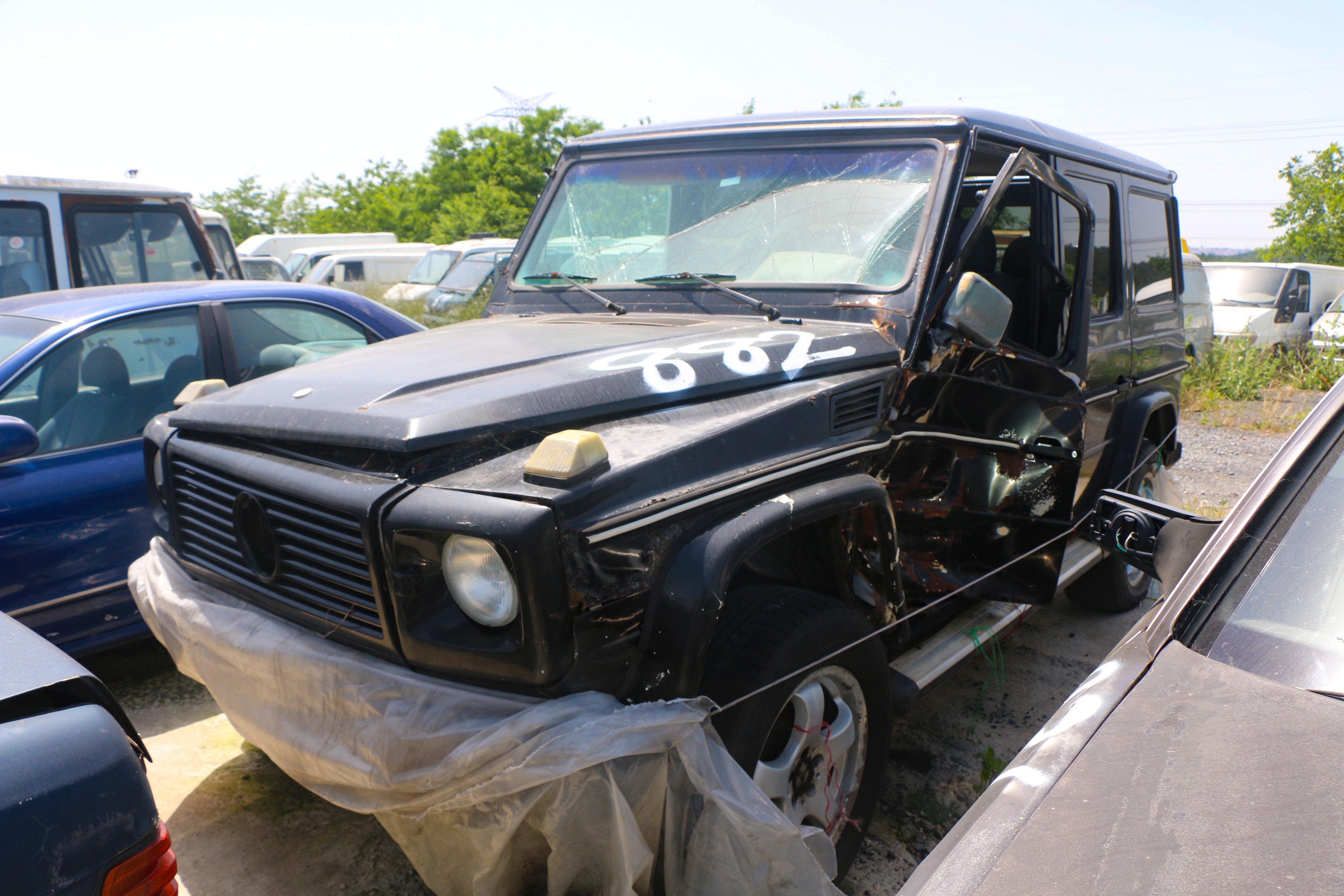 Otomobiller çürümeye terk edildi