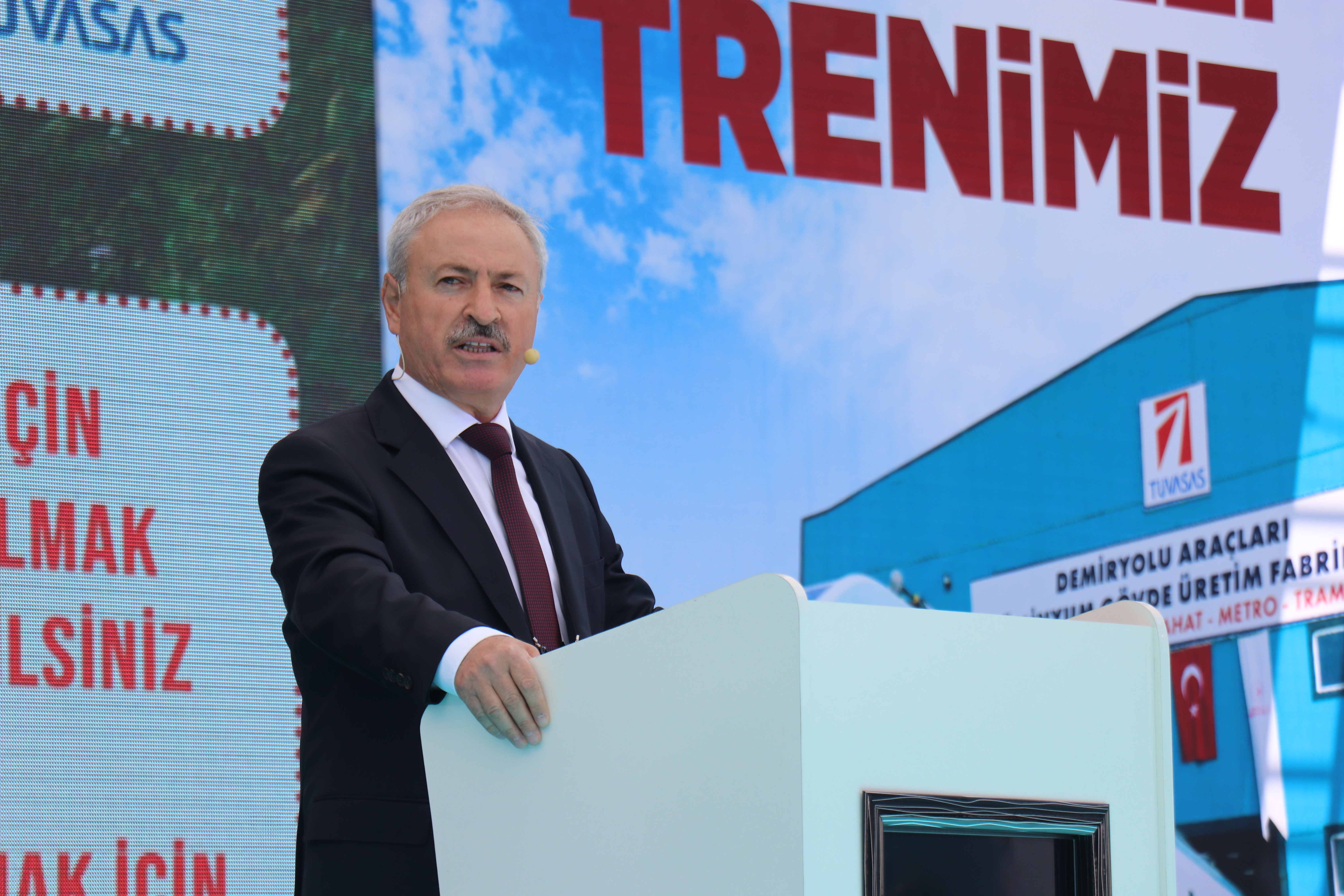 Tarihi an gerçekleşti! Milli Tren raylara indirildi