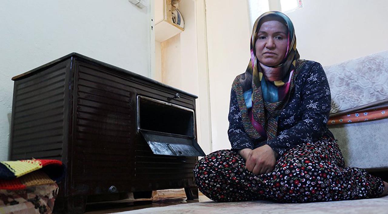 Biriktirdiği parası sobada kül olan kadının imdadına Bakan Albayrak yetişti