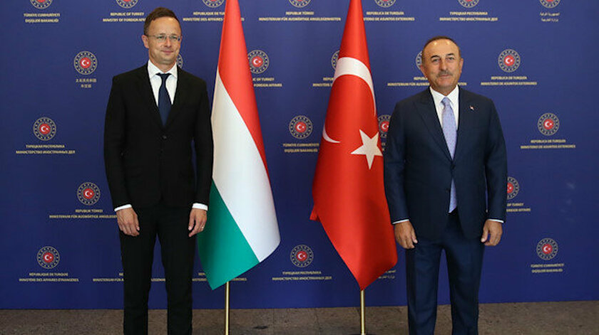 Çavuşoğlu Macron'a tepki gösterdi: Önce dürüst olsunlar sonra Türkiye'yi eleştirsinler