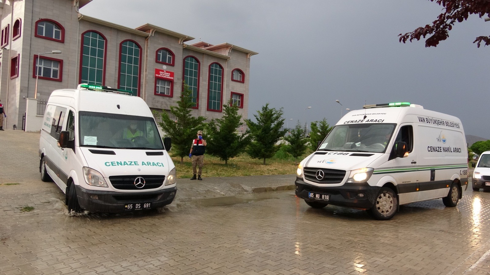 Bakan Soylu acı haberi verdi! Van'da göçmenlerin bulunduğu tekne battı