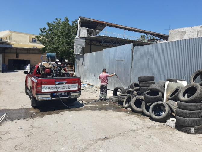 Şehrin her noktası ilaçlanıyor