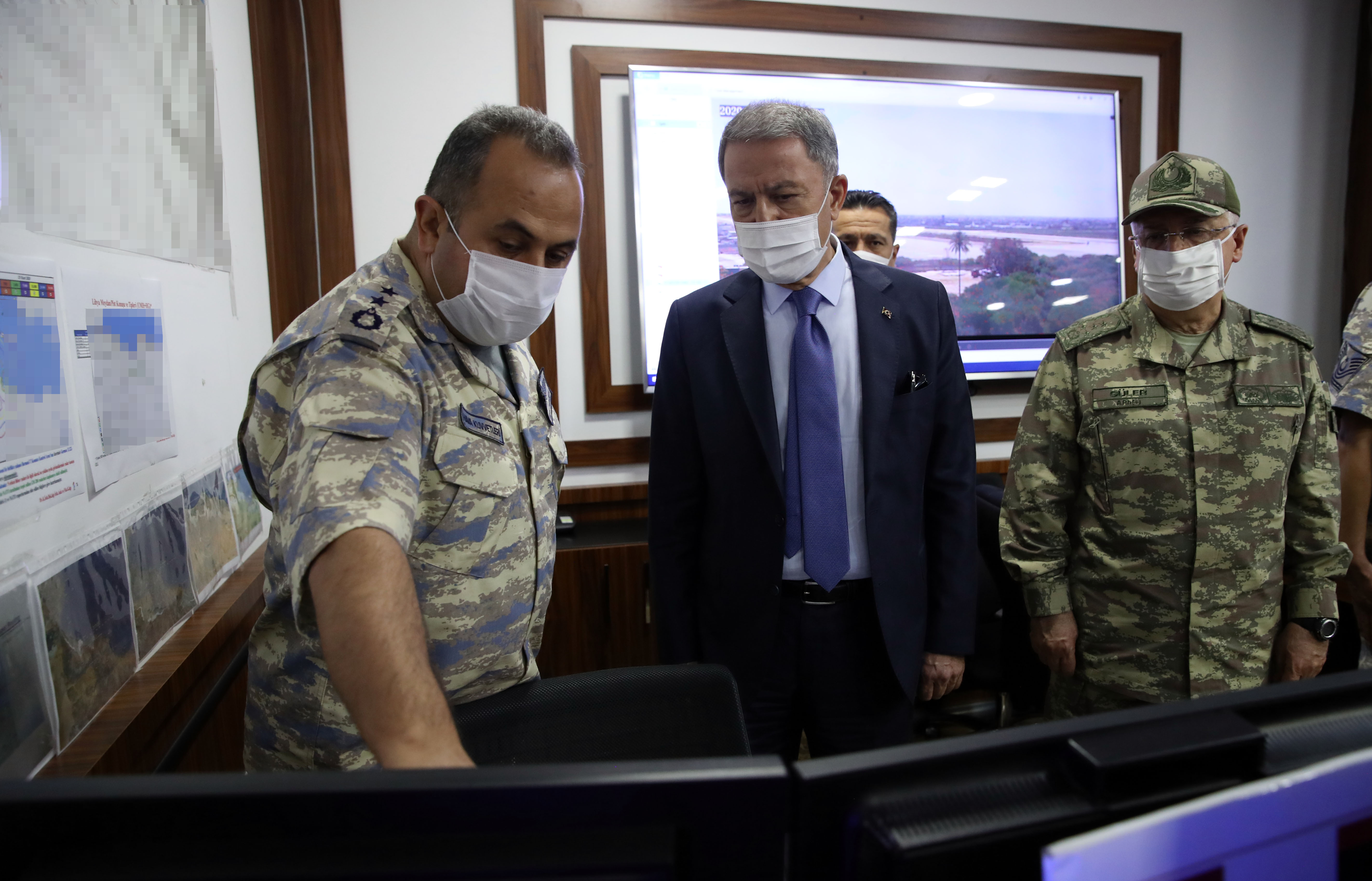 Bakan Akar, Libya'da kritik temaslarda bulundu