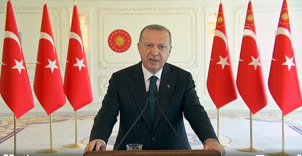 Erdoğan: Türkiye yeni dönemin parlayacak yıldızı olarak gösteriliyor