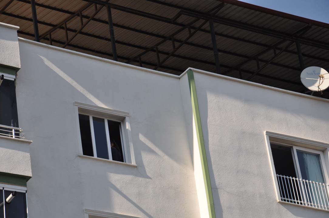 Gaziantep'te bir apartmanda koronavirüs şoku! 50'den fazla kişi karantinada