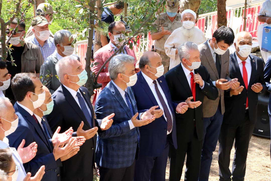 Erzincan'ın Başbağlar köyünde katledilen 33 kişi dualarla anıldı 