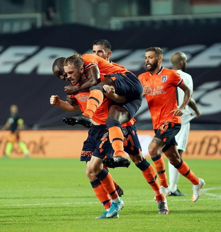 Başakşehir şampiyonluk yolunda dolu dizgin!