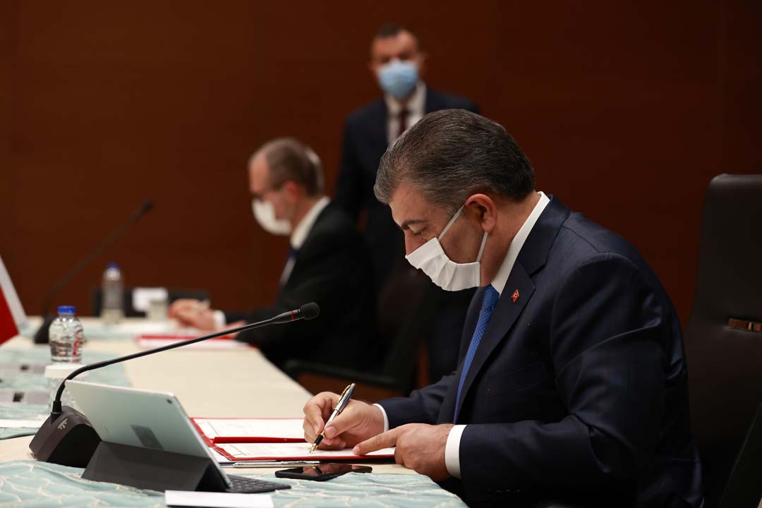 Bakan Koca, DSÖ Direktörü Kluge ile ortak basın açıklaması yaptı!