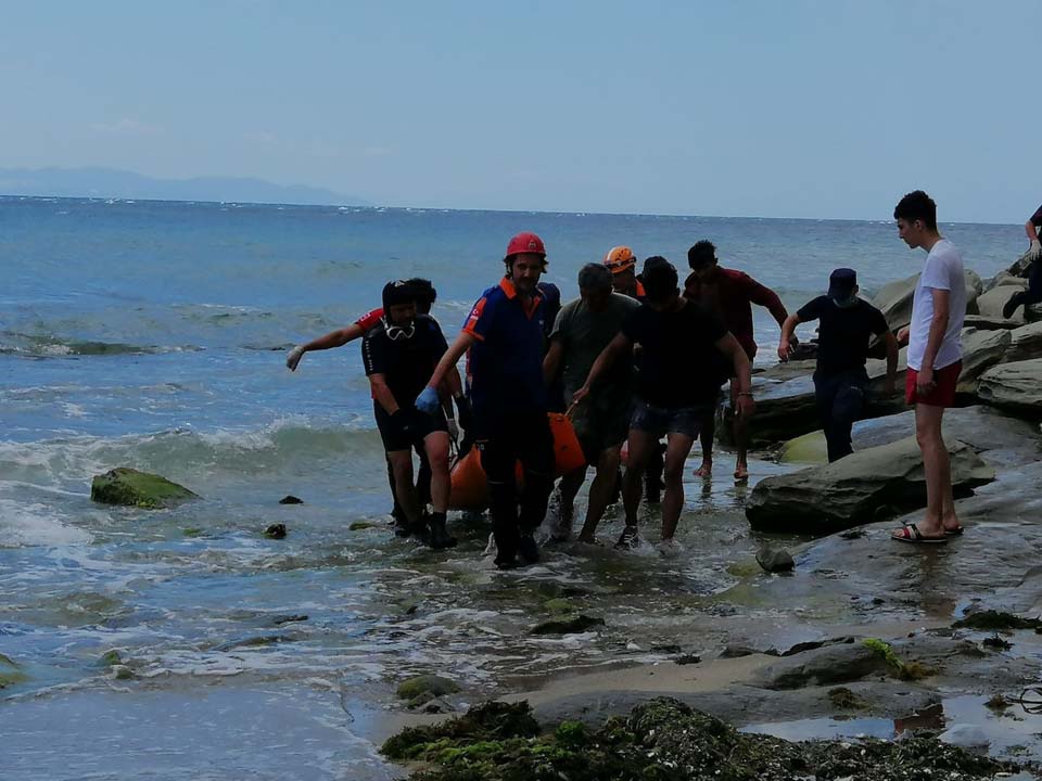 Serinlemek için girdiği denizde boğularak can verdi!
