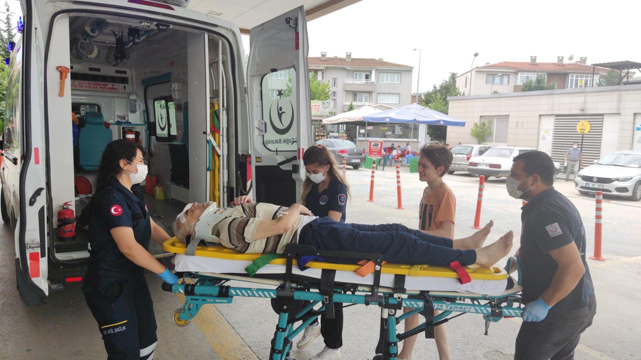 Dedesinin 3. kattan düştüğünü gören torunu gözyaşlarına boğuldu