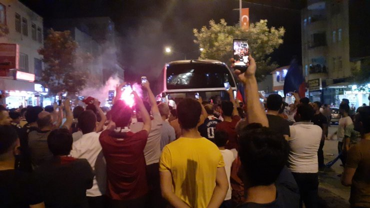 Kahta'nın 3'üncü Lig'e yükselmesi koronavirüs salgınını unutturdu