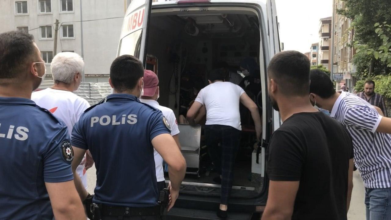 Nefes alamayan oğlunu kucağına alıp koşan baba yürekleri dağladı!