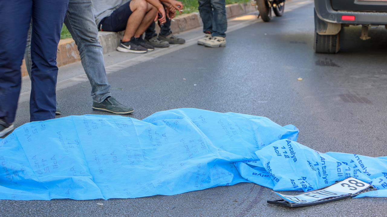 Antalya'da korkunç kaza! Öldüğünü görünce önce kaçtı, sonra teslim oldu