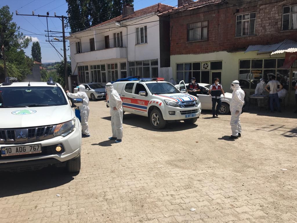 Balıkesir'de vaka sayısında korkutan artış! 150 kişilik mahalle karantinada