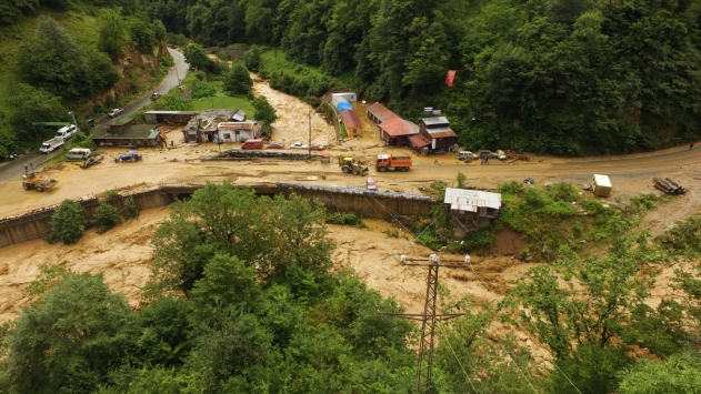 Rize-Erzurum karayolu ulaşıma kapandı !
