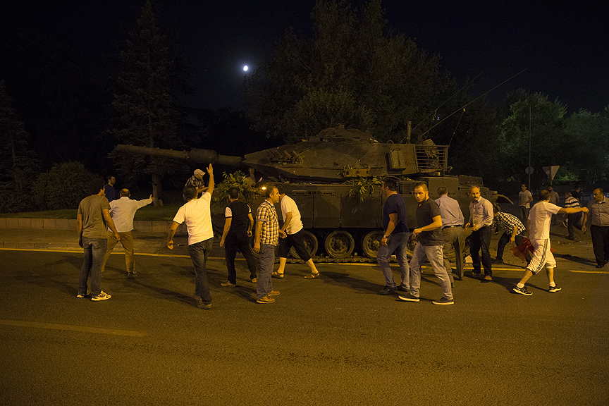 15 Temmuz şarkısı dinle! 15 Temmuz gecesi şarkısı dinle