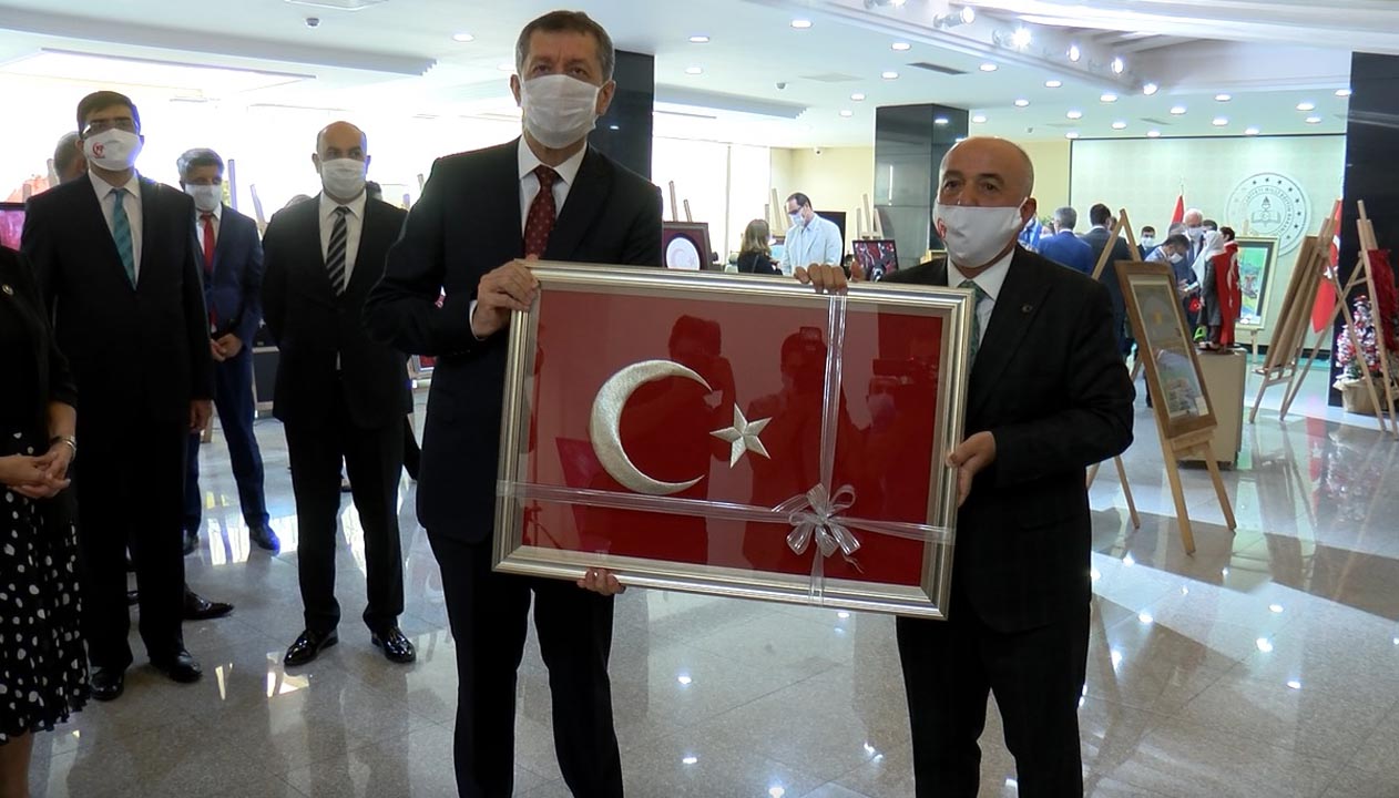 Bakan Selçuk: Okullarımızda 15 Temmuz'un anlaşılması için büyük çaba sarf ediyoruz