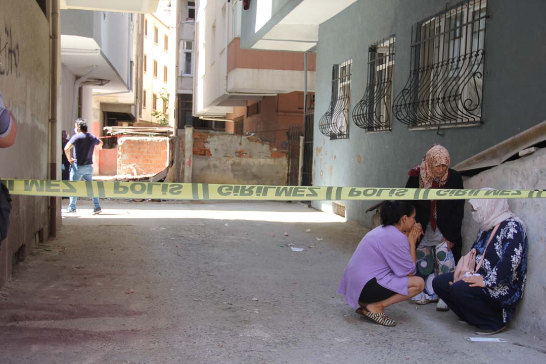 Pendik’te intihar! Şizofreni hastası 7. kattan aşağı atladı