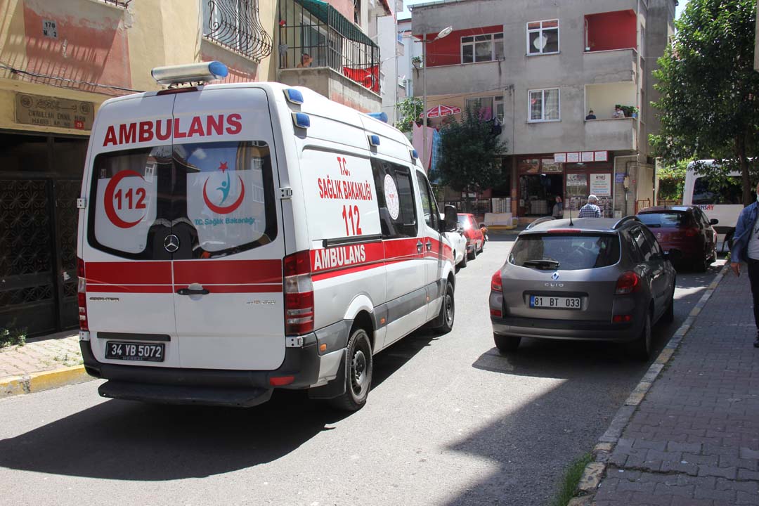 Pendik’te intihar! Şizofreni hastası 7. kattan aşağı atladı