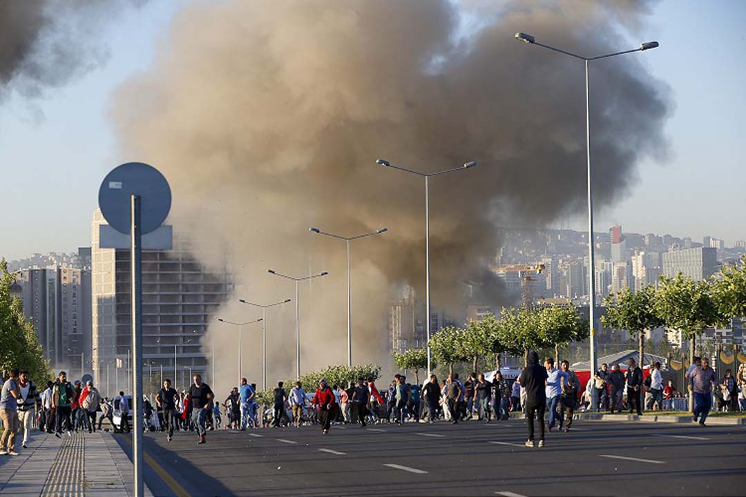 Erdoğan: Milletimiz destansı cesaret örneği sergileyerek ihaneti bertaraf etti