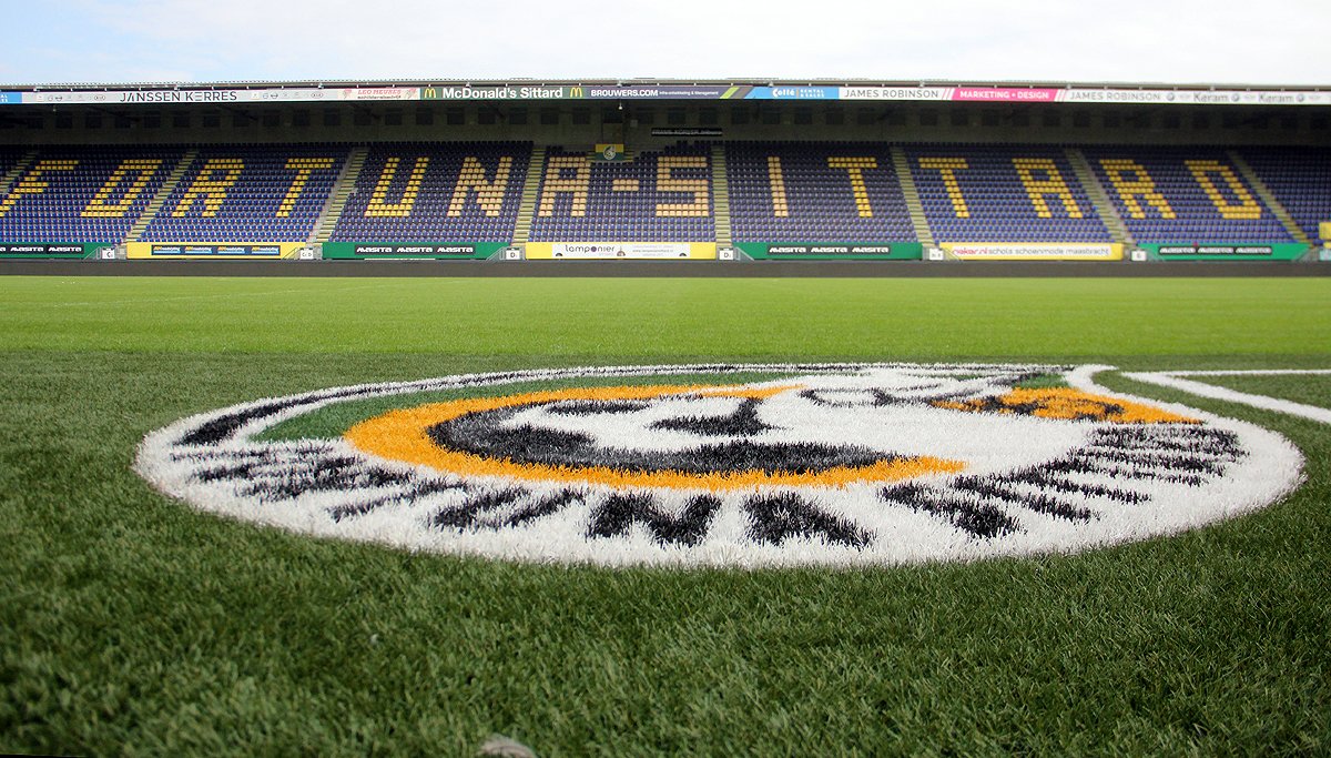 fortuna-sittard-stadion-grasmat.jpg