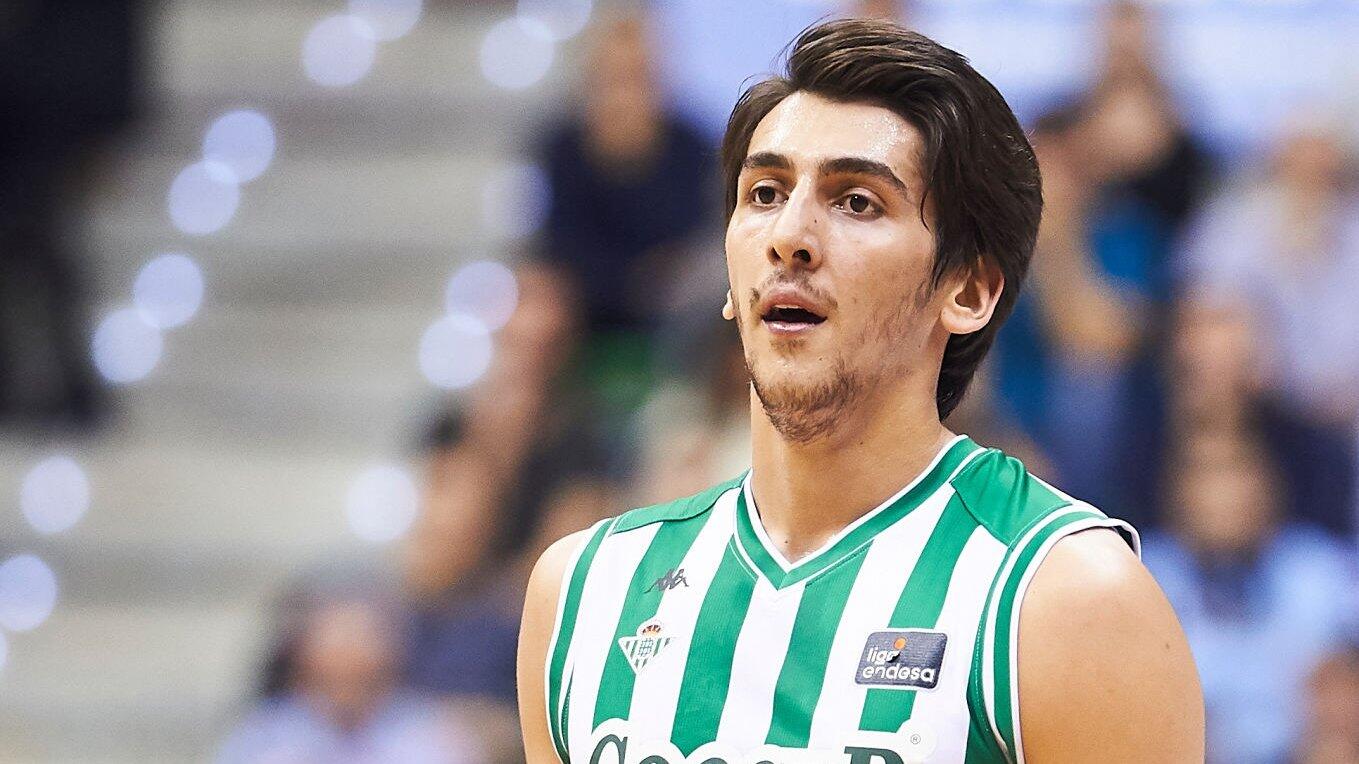 Kenan Sipahi kimdir? Kaç yaşında? Boyu kaç? Fenerbahçe'ye mi transfer oldu?