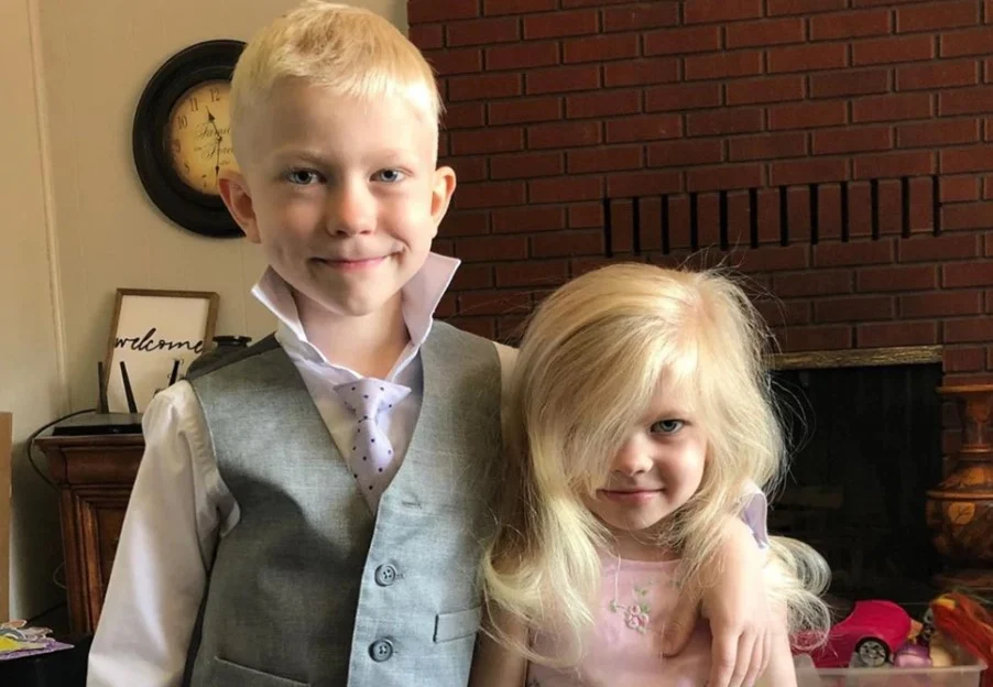 Kardeşini köpek saldırısından kurtarmak için kendini feda etti!