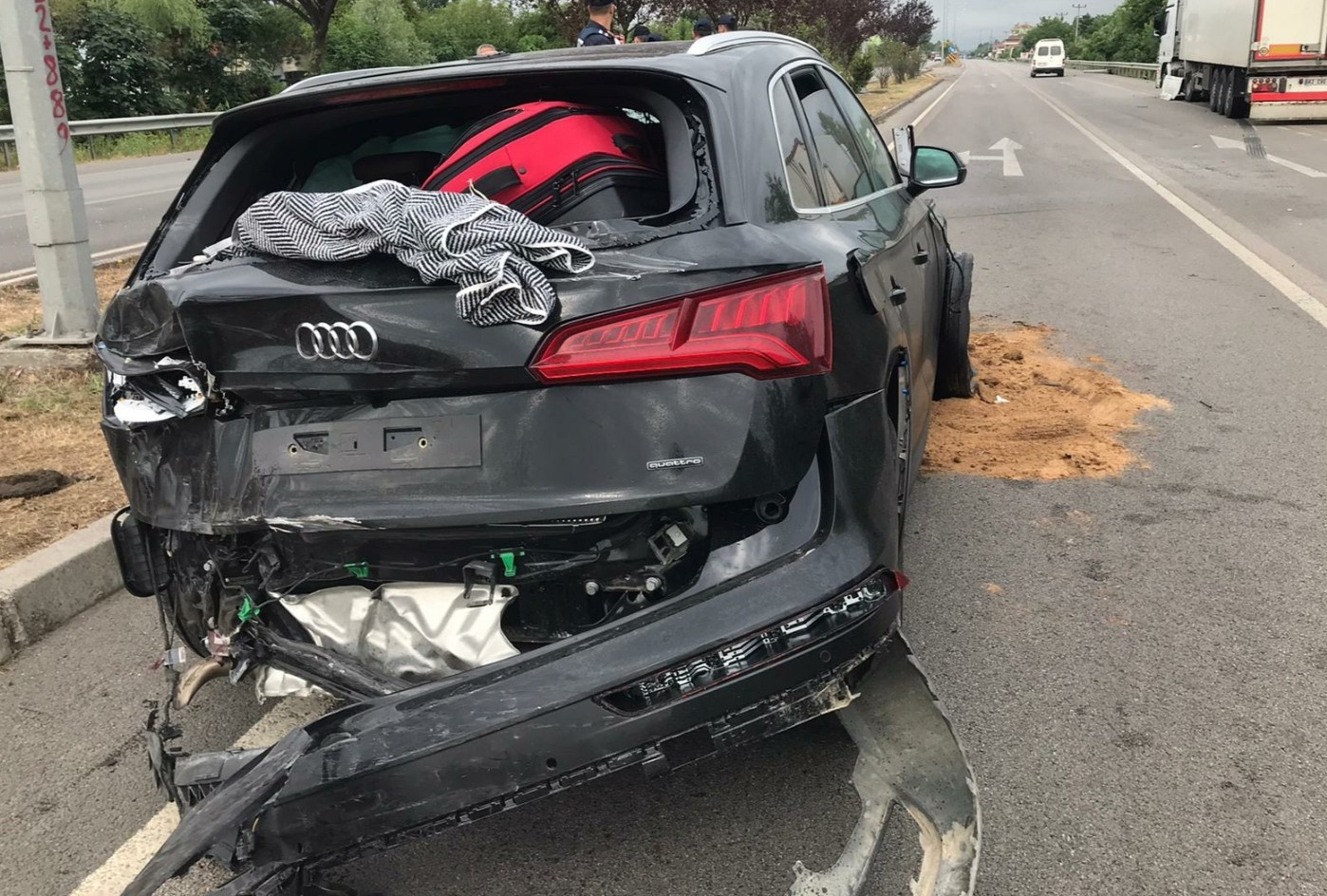 Samsun'da otomobil ile tır çarpıştı: 2 yaralı!