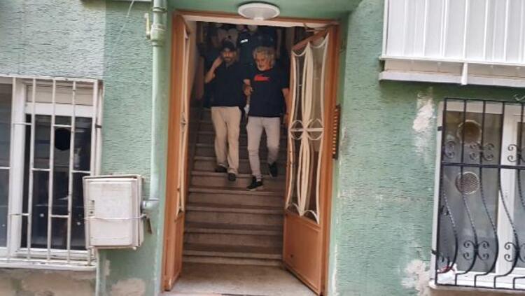 5 yıldır kirasını ödemiyordu! Polis zoruyla evden çıkarıldı!