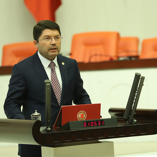 AK Parti Pendik'in Kurucu İlçe Başkanı ve Bartın Milletvekili Yılmaz Tunç, TBMM Adalet Komisyonu Başkanı oldu.