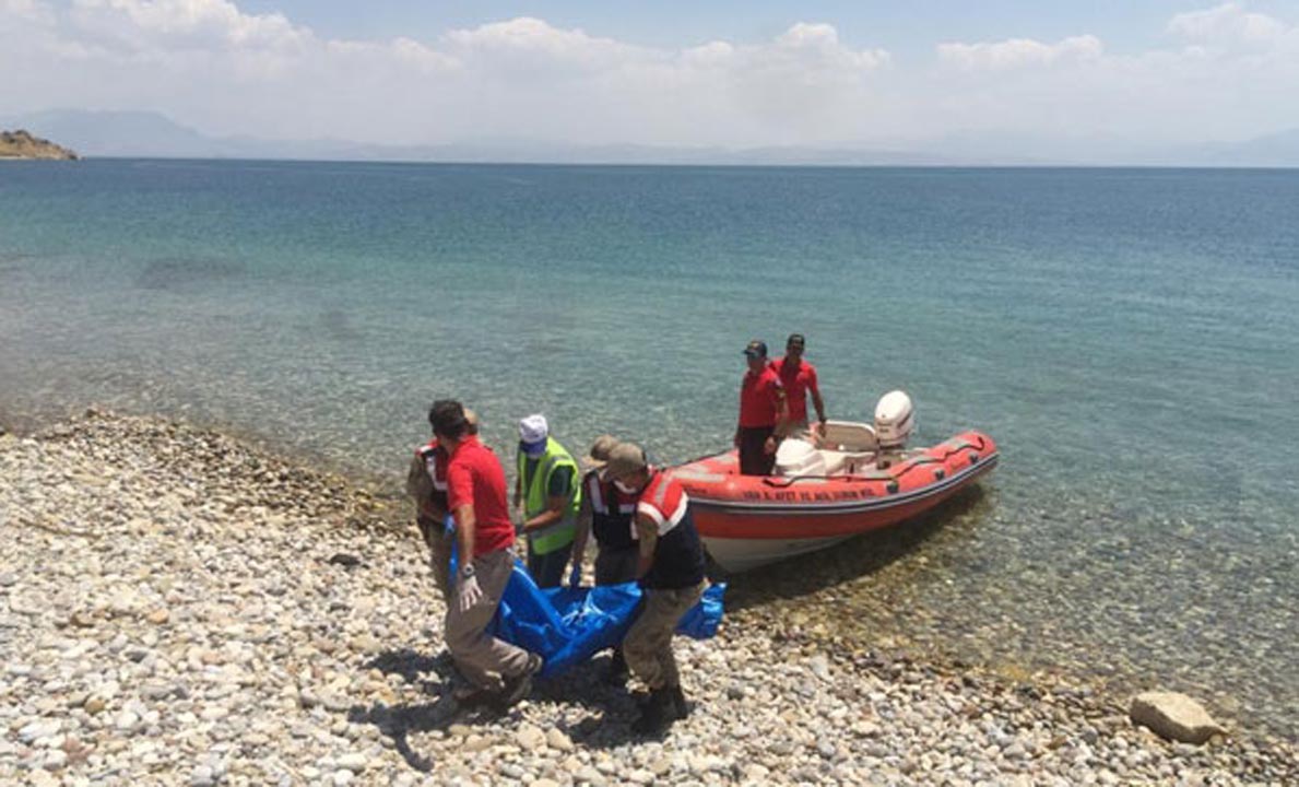 Van'dan acı haberler gelmeye devam ediyor: 2 çocuğun cansız bedenine ulaşıldı