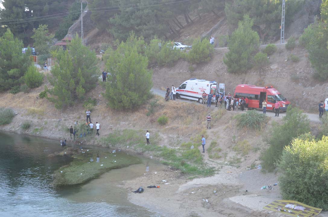 Kardeşiyle serinlemek için girdiği nehirde hayatını kaybetti!