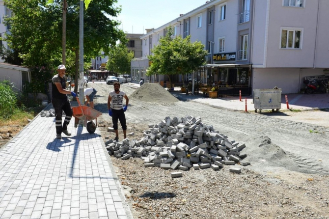 Süleymanpaşa’da yol atağı sürüyor