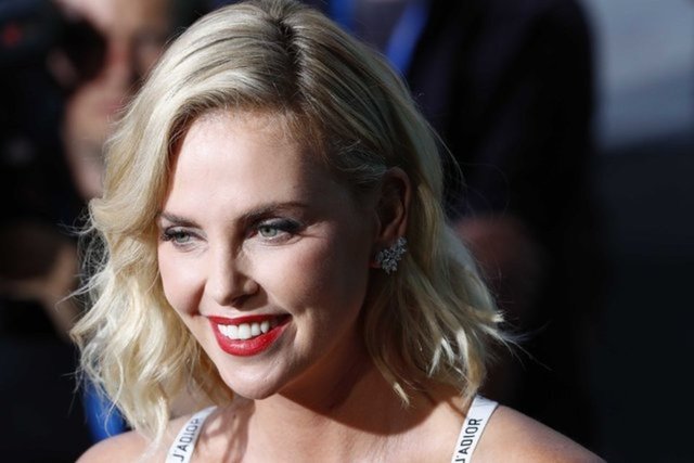 Oyunculuğa ara verdiğini duyuran Charlize Theron şaşırttı!