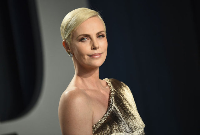 Oyunculuğa ara verdiğini duyuran Charlize Theron şaşırttı!