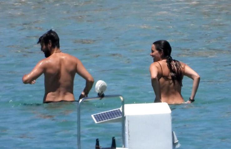 Serhat Teoman ve oyuncu sevgilisi Leyla Feray baş başa tatilde!