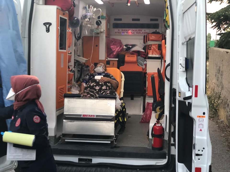 Elektrik kontağından çıkan yangın eşinin hayatına mâl oldu!