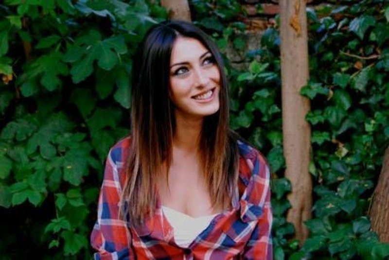 Merve Oflaz da o modaya uydu!