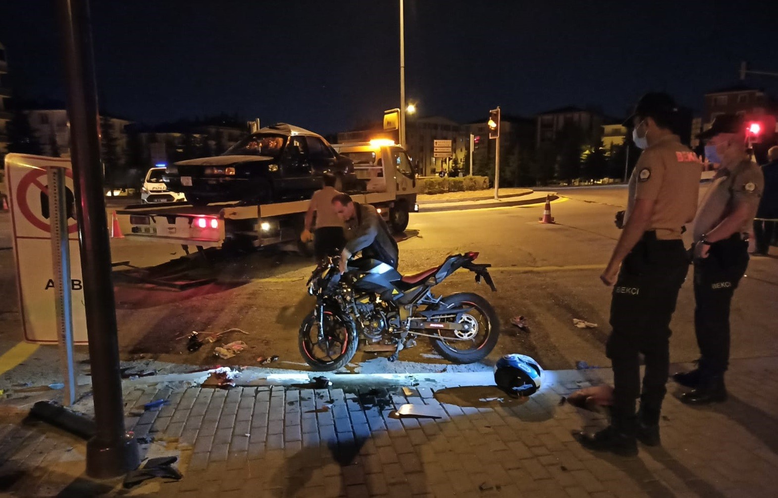 Ankara'da motosiklet kazası! Sürücü metrelerce savruldu