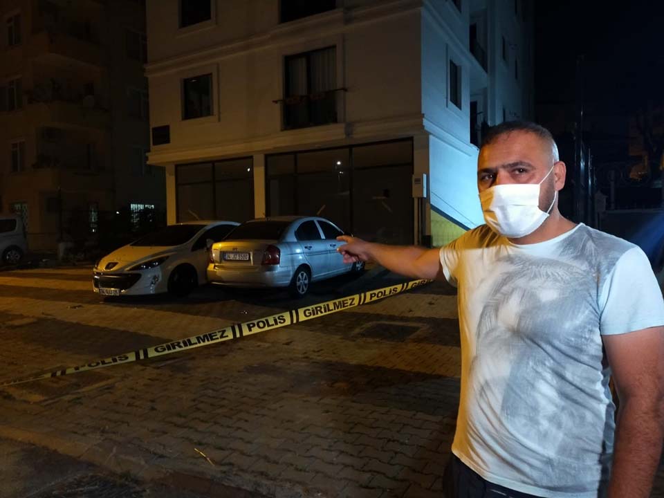 Pendik'te bir otomobil av tüfeğiyle kurşun yağmuruna tutuldu!