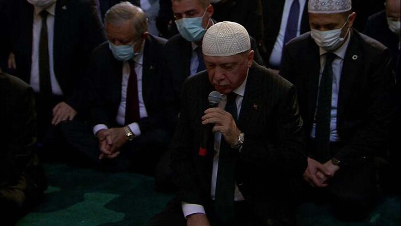 86 yıl sonra bir ilk! Ayasofya Kebir Cami-i Şerifi ibadete açılıyor (CANLI)