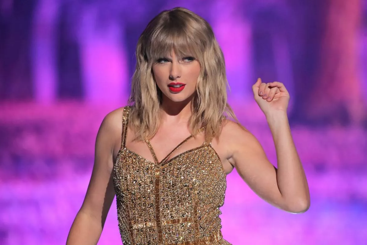 Taylor Swift sürprizini açıkladı: 'Folklore' !
