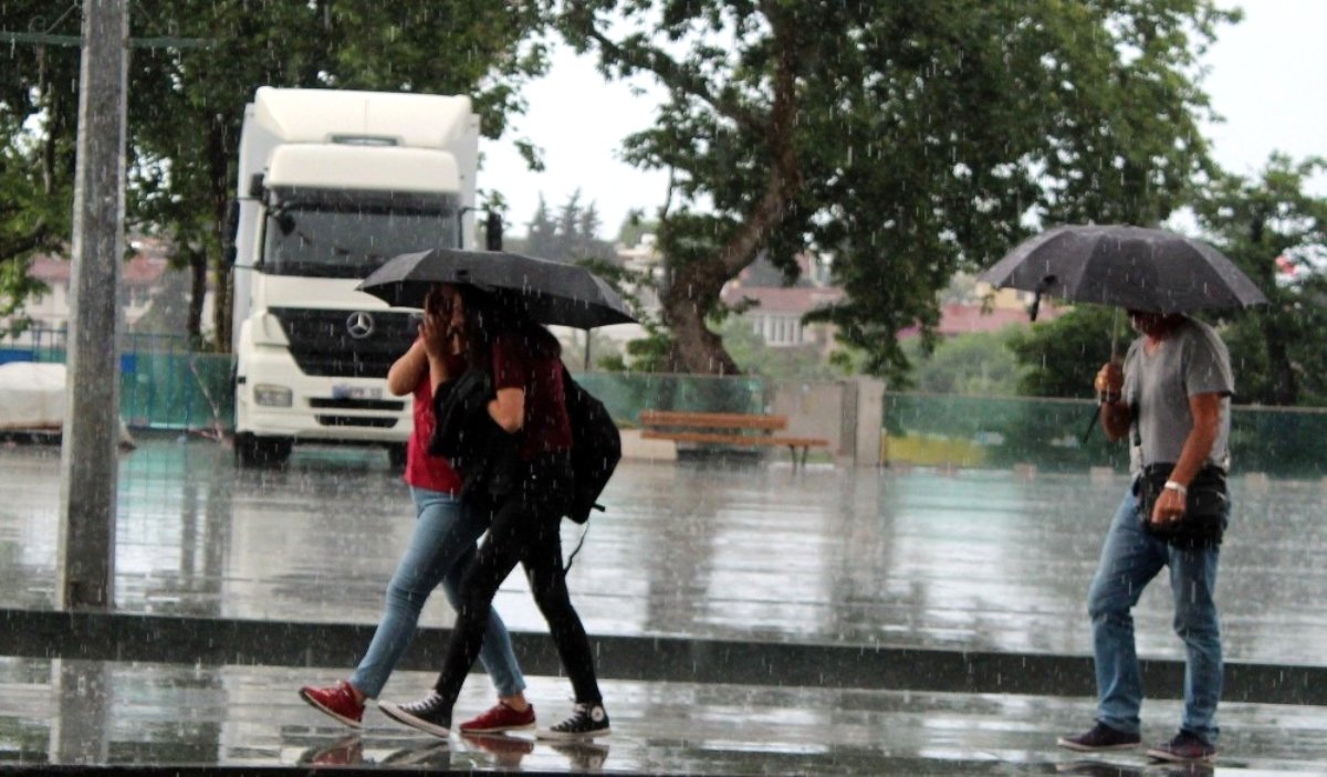 Meteoroloji'den kritik uyarı! Gök gürültülü sağanak yağış geliyor