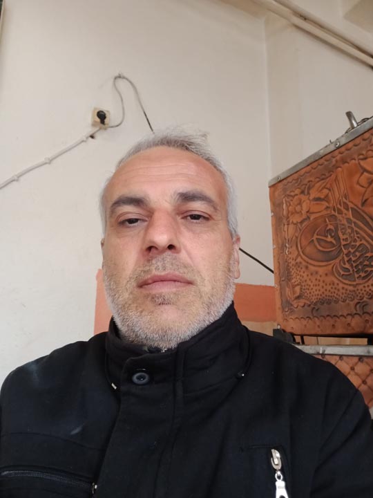 9 yaşındaki ikiz kız kardeşi istismar eden sapık baba ve oğlu tutuklandı!