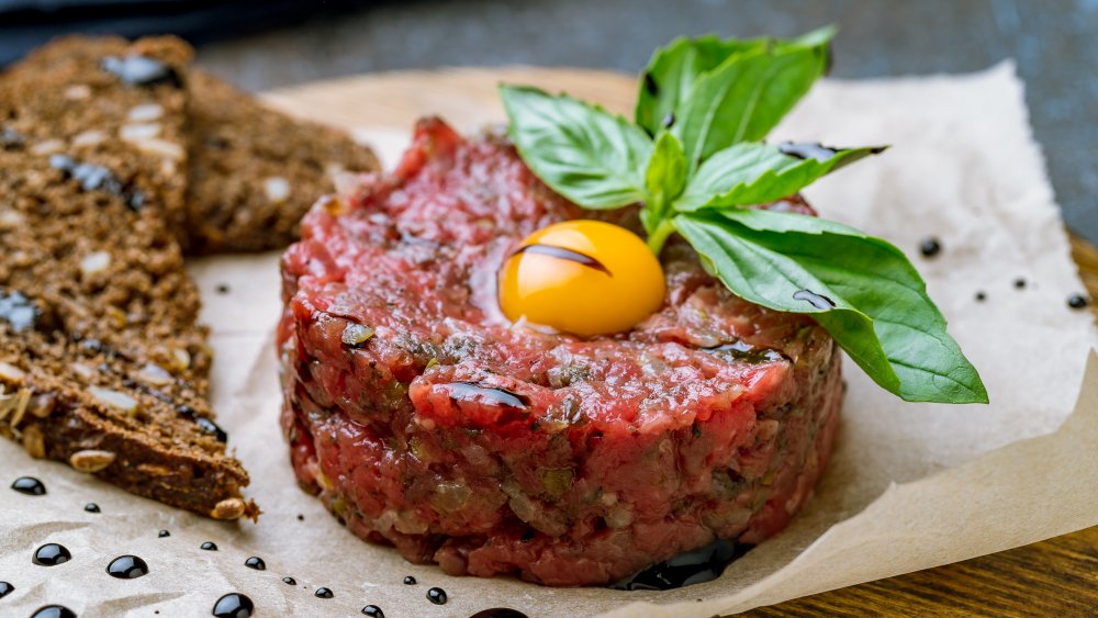 Steak Tartare yapılışı nasıl? Tarifi ve malzemeleri nelerdir?
